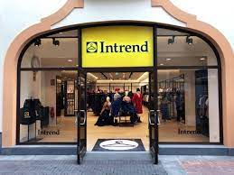 Perché Intrend toglie le etichette Max Mara ai capi che vende? 1