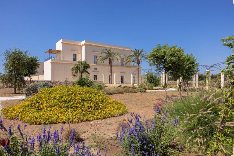 Il Giardino Grande, un'oasi di lusso tra gli ulivi e il mare 1