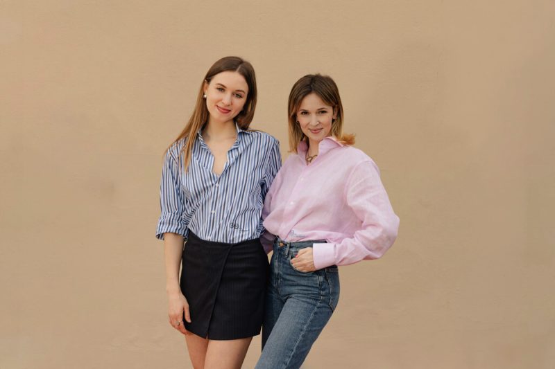 Carami, due sorelle all'insegna di eleganza e sostenibilità 1 elWgAAAABJRU5ErkJggg==