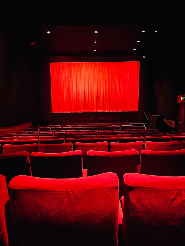 Meditazione del mese di luglio: la visualizzazione (la tua vita è un film sul grande schermo) 1 cinema meditazione visualizzazione